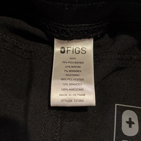Figs Kade Cargo Scrub Pants, Small - Picture 3 of 3